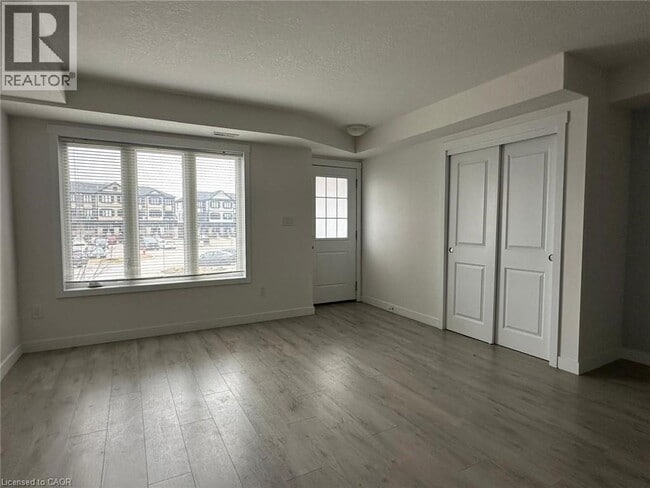 Photo du bâtiment - 160 Rochefort St.