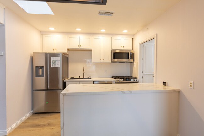 Building Photo - 6404 Zena Dr