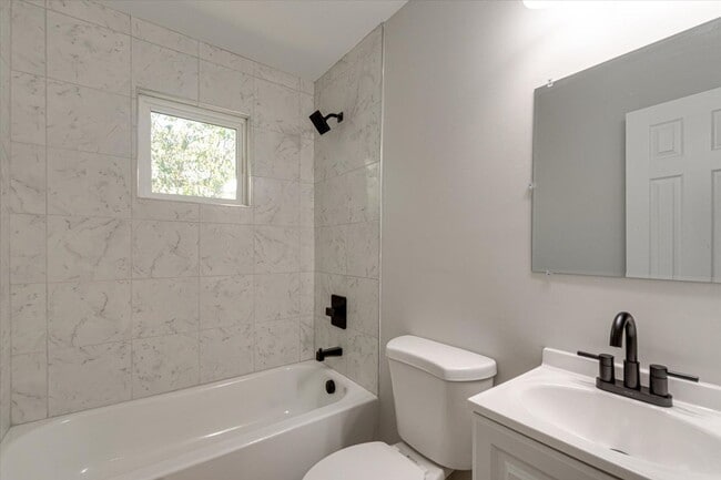 Photo - 2203 Milne St Apartment