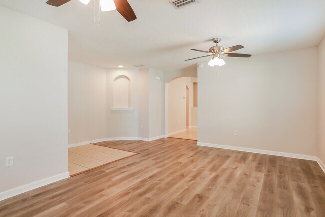 Foto del edificio - 3315 Hidden Meadows Ct