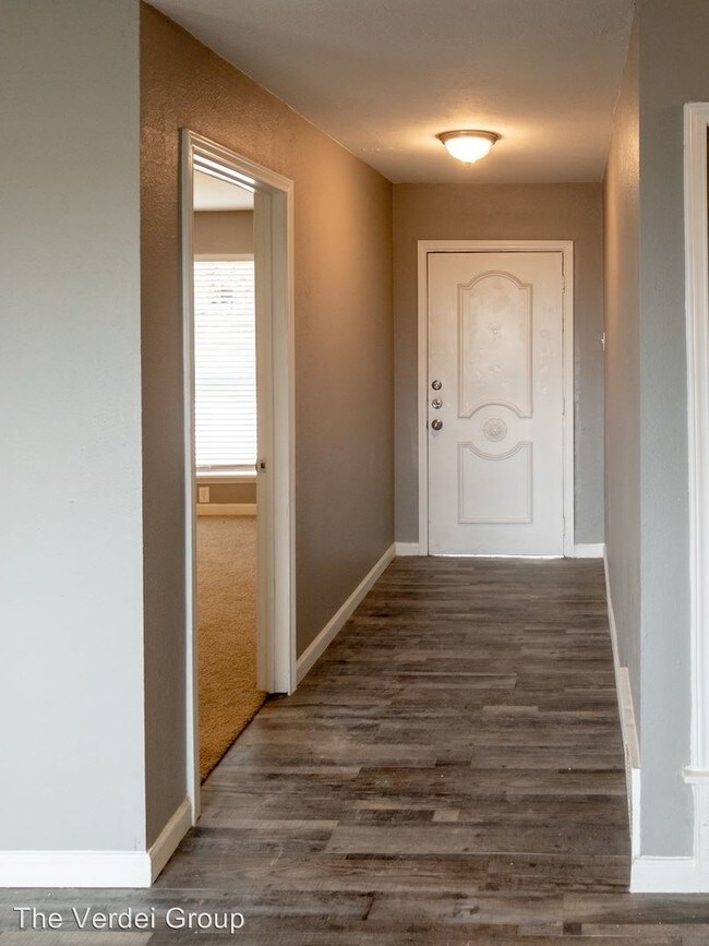 Building Photo - 3 br, 1.5 bath House - 641 Gallant Fox Dr