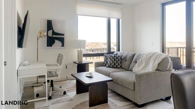 Building Photo - 1007 S Mint St