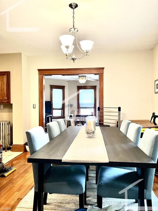 Building Photo - 3 br, 1 bath House - 161 Brayton Rd # 1J