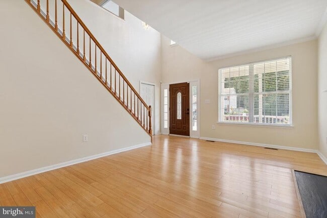Building Photo - 6178 Oaklawn Ln
