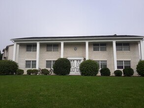 Building Photo - 482 Cedarcrest Dr