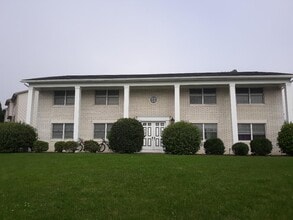 Building Photo - 482 Cedarcrest Dr