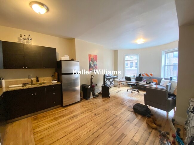 Building Photo - 76 Saint Stephen St