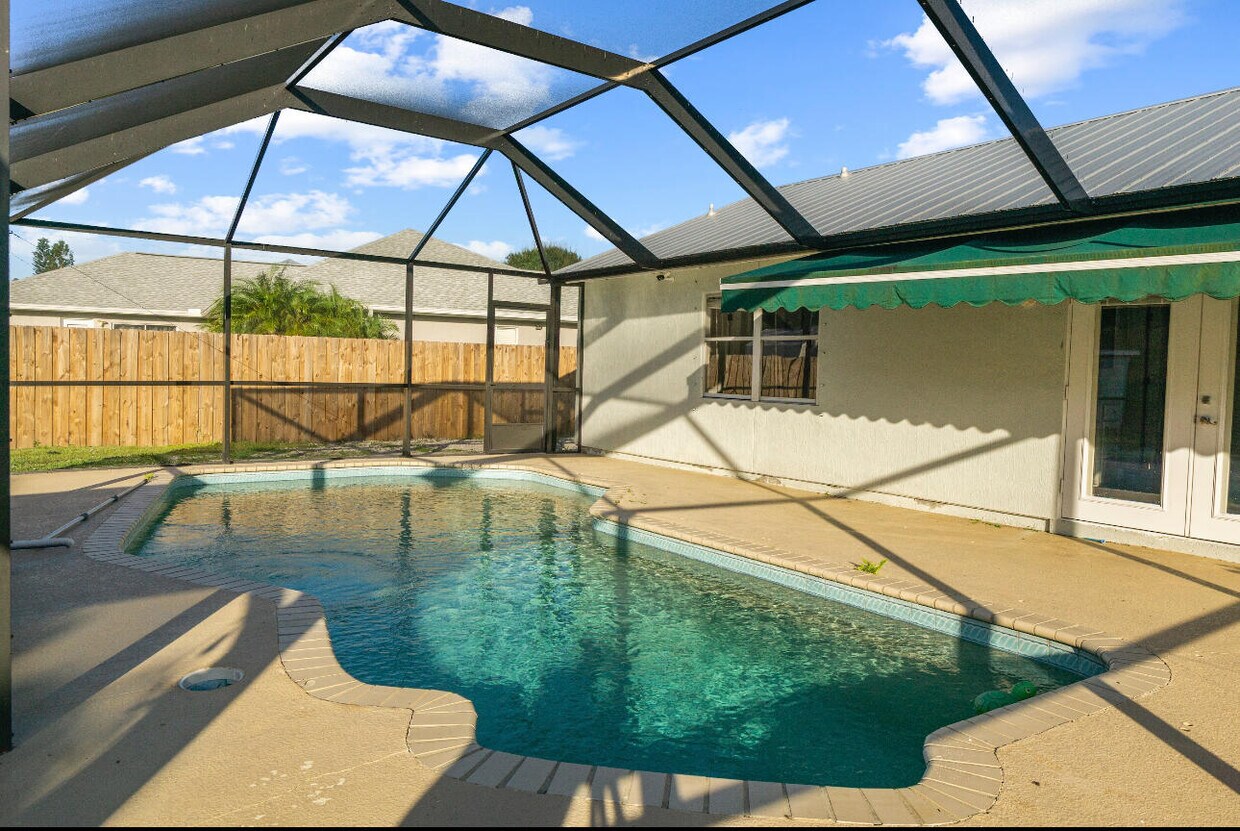 Primary Photo - 2230 SE Dill Ln