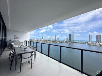 Building Photo - 5000 Island Estates Dr