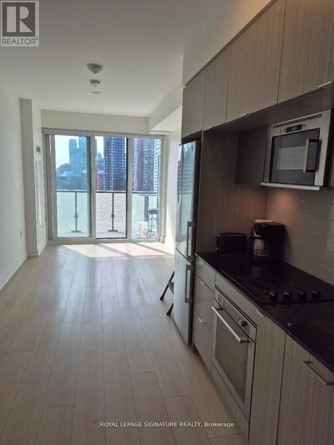 Photo du bâtiment - 575 Bloor St E