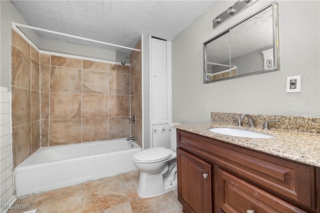 Foto del edificio - 1063 W 21st St