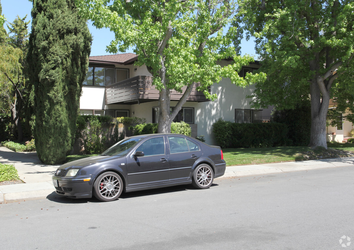 Primary Photo - 210 Waverley St.