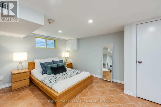 Building Photo - 13 Winnifred Ave