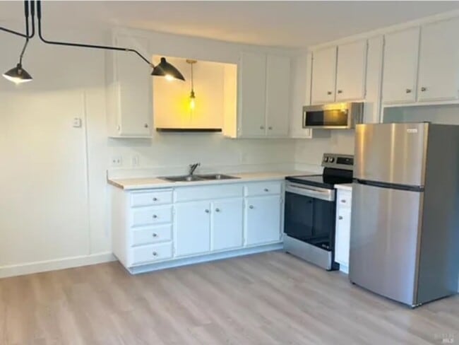 Foto del edificio - Lovely 1 Bedroom 1 Bath with a Beautiful Back Yard