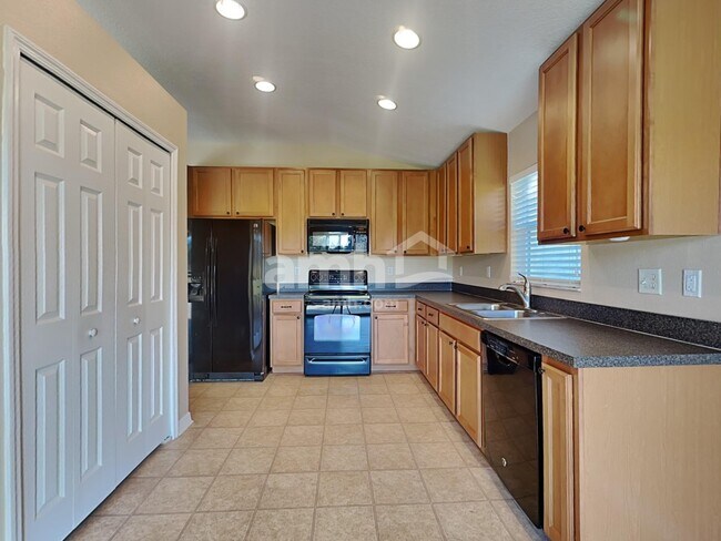 Building Photo - 34842 Marsh Glen Ct