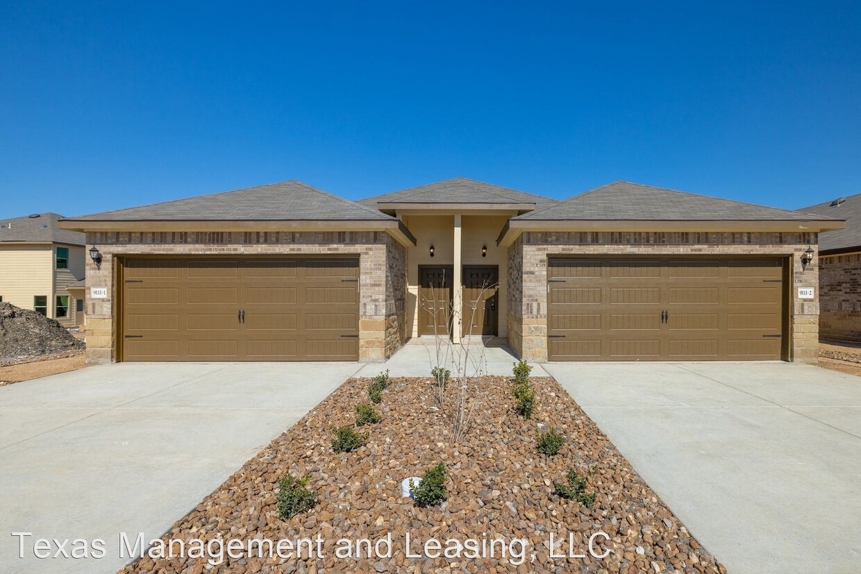 Primary Photo - 3 br, 2 bath House - 9111-2 Canyon Bend