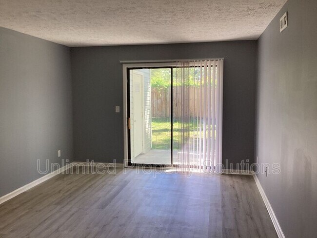 Building Photo - 205 Sunn Aire Ct