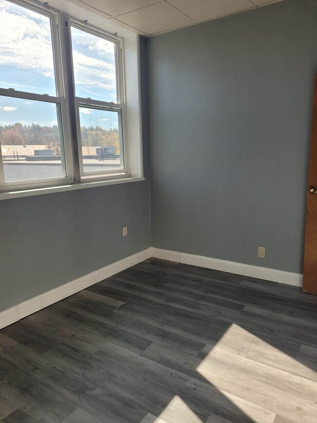 Foto del edificio - 1705 Genesee St