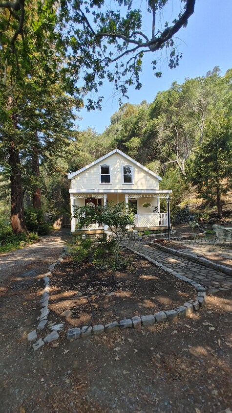 Foto principal - 4631 Lincoln Ave