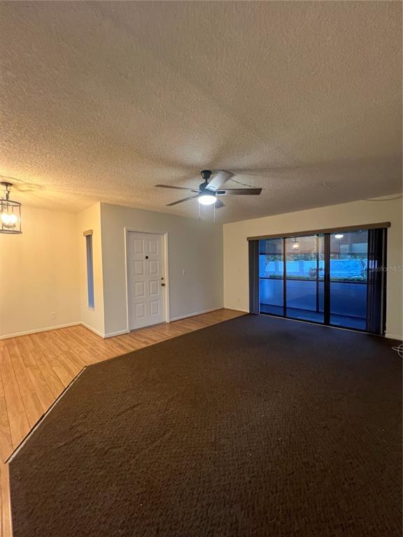 Foto del edificio - 1313 S Pine Ridge Cir