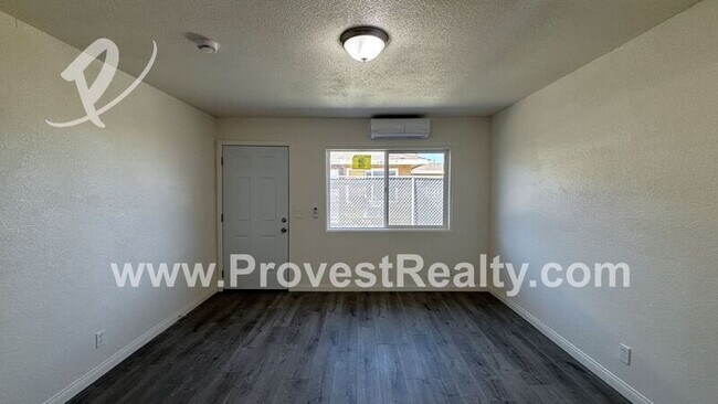 Foto del edificio - 11800 White Ave