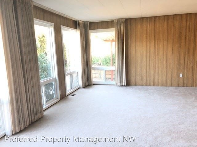Building Photo - 2 br, 2 bath House - 12615 NE Holly Hills Dr