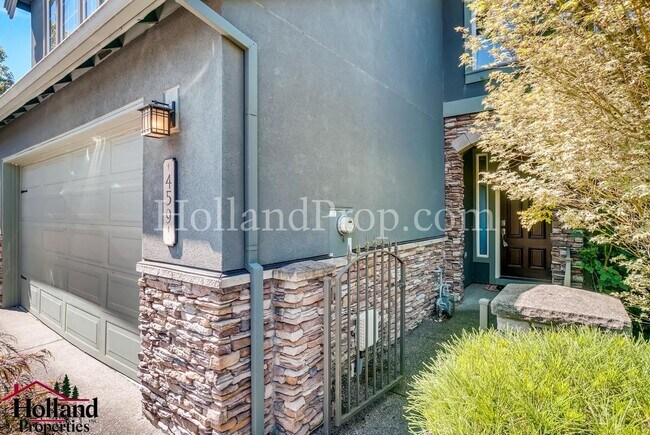 Foto del edificio - NEW PRICE - Modern Comfort Meets Northwest...