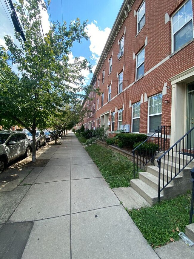 Building Photo - 714 S 13th St