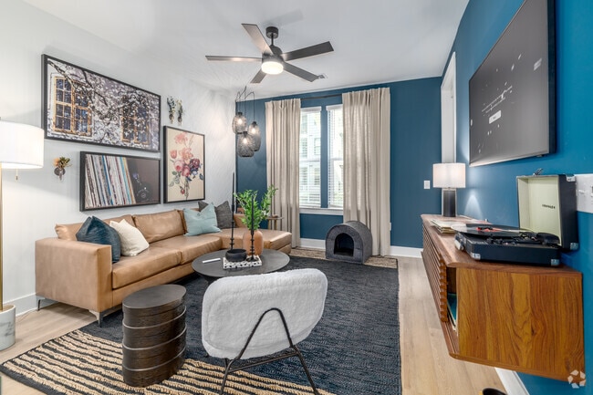 1BR, 1BA - The Raven