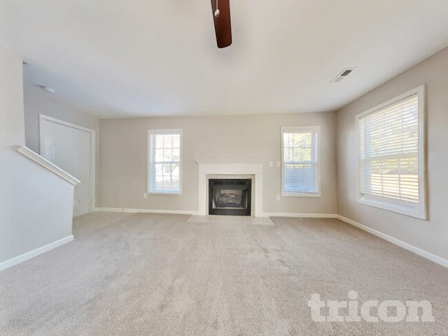 Building Photo - 220 Advance Dr