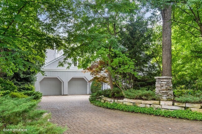 Foto del edificio - 989 Old Green Bay Rd