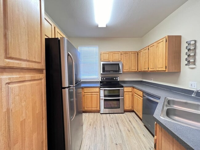 Building Photo - Great Condo for rent!