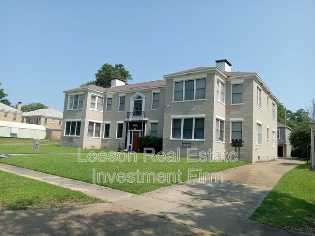 Building Photo - 322 College St