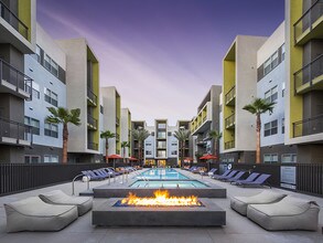 Building Photo - Aspect