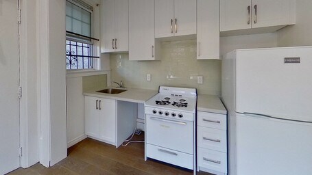 Photo du bâtiment - 135 Earl Pl