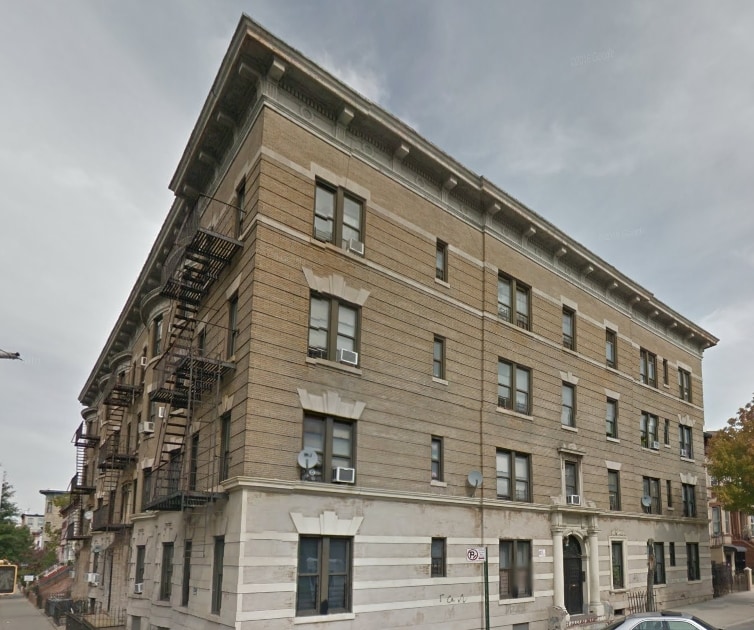 Primary Photo - 1081 Park Pl