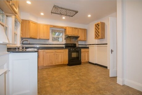 Building Photo - 95 Westbourne Ter
