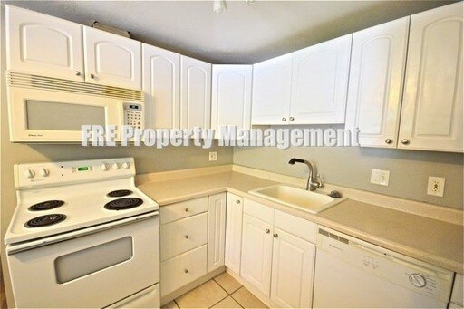 Building Photo - 1391 S 200 E
