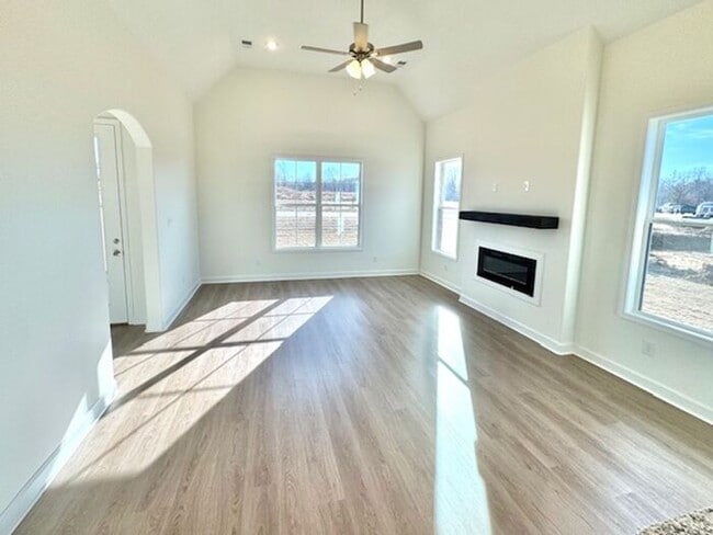Building Photo - OPEN HOUSE! Now Leasing a Brand New 4BR/2.5 Bath- Oakland, TN