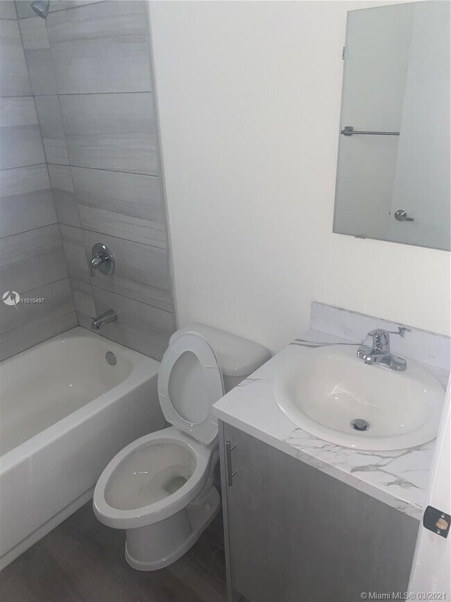 Foto del edificio - 1710 NW 1st Ct