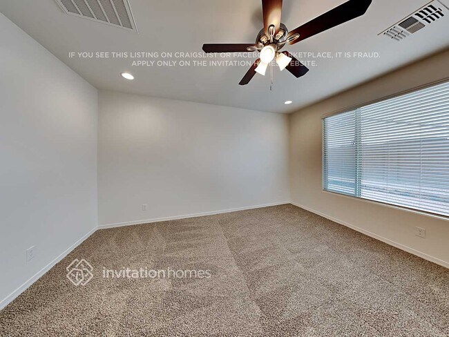 Foto del edificio - 19184 W Harrison St