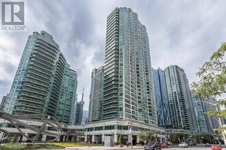 Building Photo - 10 Yonge St