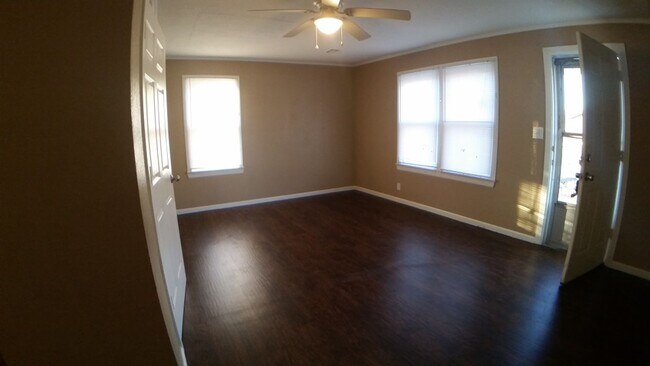 Building Photo - Open Floor Plan House - OKC