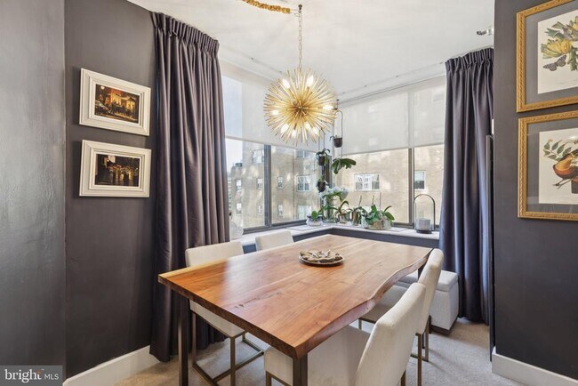 Building Photo - 202 W Rittenhouse Square