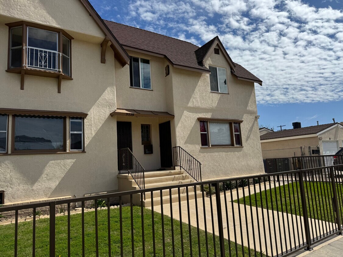 Foto principal - 9226 Elizabeth Ave