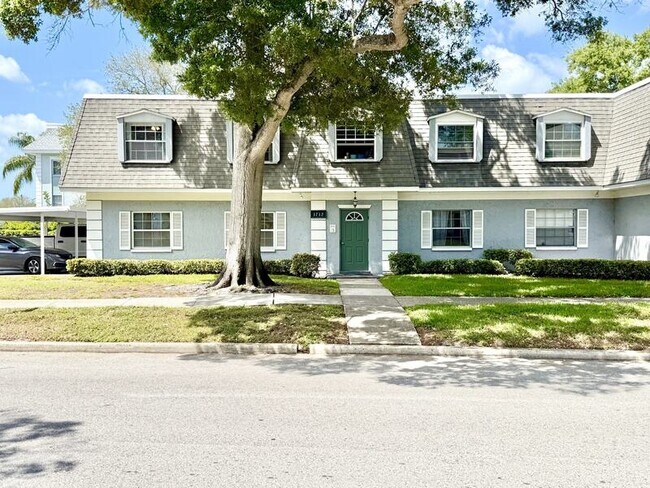 Building Photo - 1712 Belleair Forest Dr