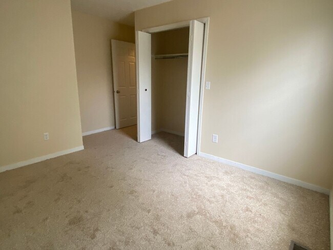 Foto del edificio - 4 Bedroom Home Near Bryan Park and Schools