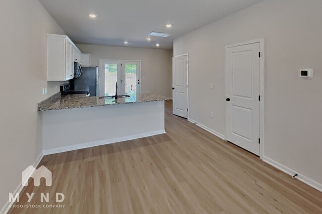 Building Photo - 1274 Principal Featherstone Ave