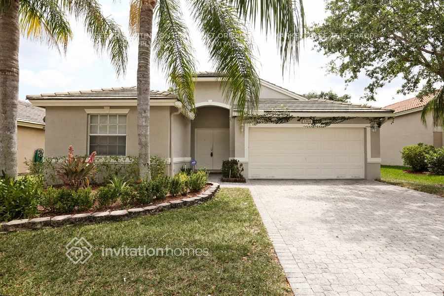 Foto principal - 1364 NW 144th Ave