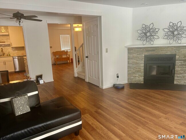 Foto del edificio - 42 Far View Cmns